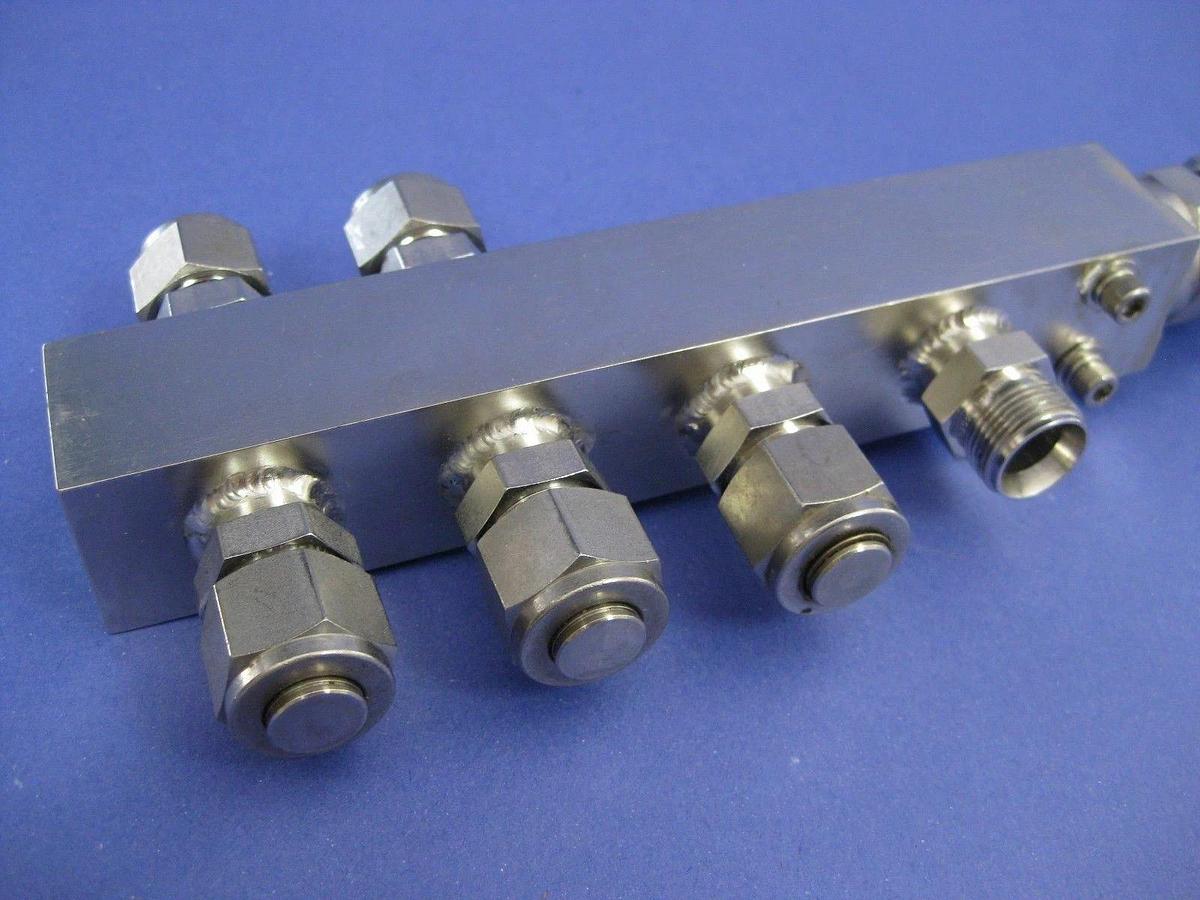 Used Parker SH4-62 Hydraulic Coupler Assembly with 3/4" Hose and 6 Port Manifold