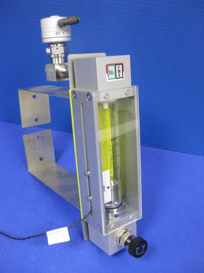 Used Tokyo Keiso F97-240254-3 Purge Meter, 20-200 l/Min N2 with Fujikin Pneum.Valve