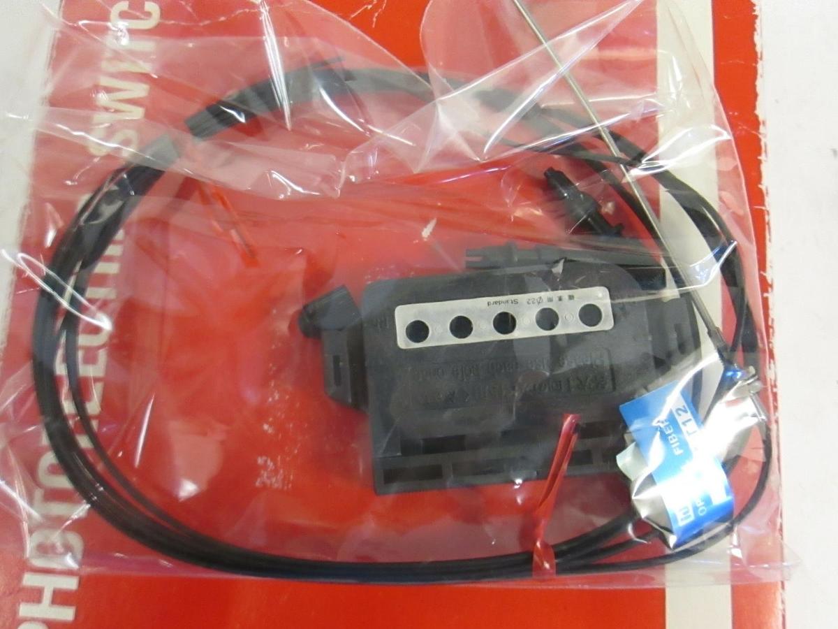 Used IDEC IFU-DT12, Photoelectric Switch, New