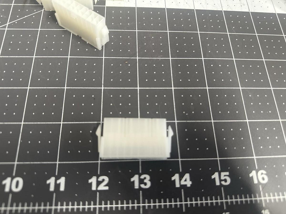 Used White Multi-Pin Wire Connector Housing Electrical Connector Lot of 8 New