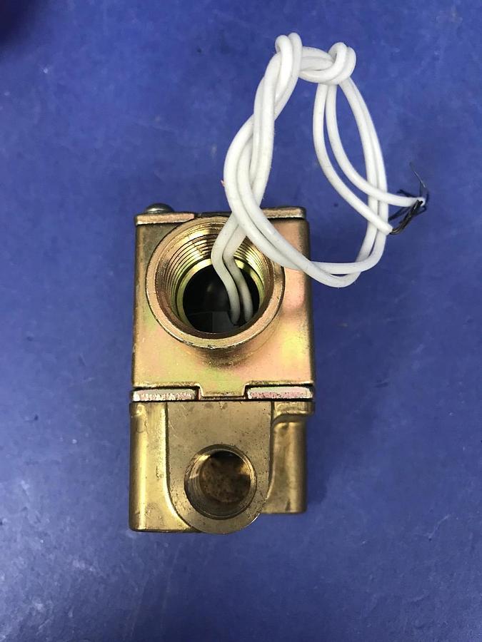 Used Valcor Engineering 94C30HC3 Solenoid Valve, 300 psi ,New