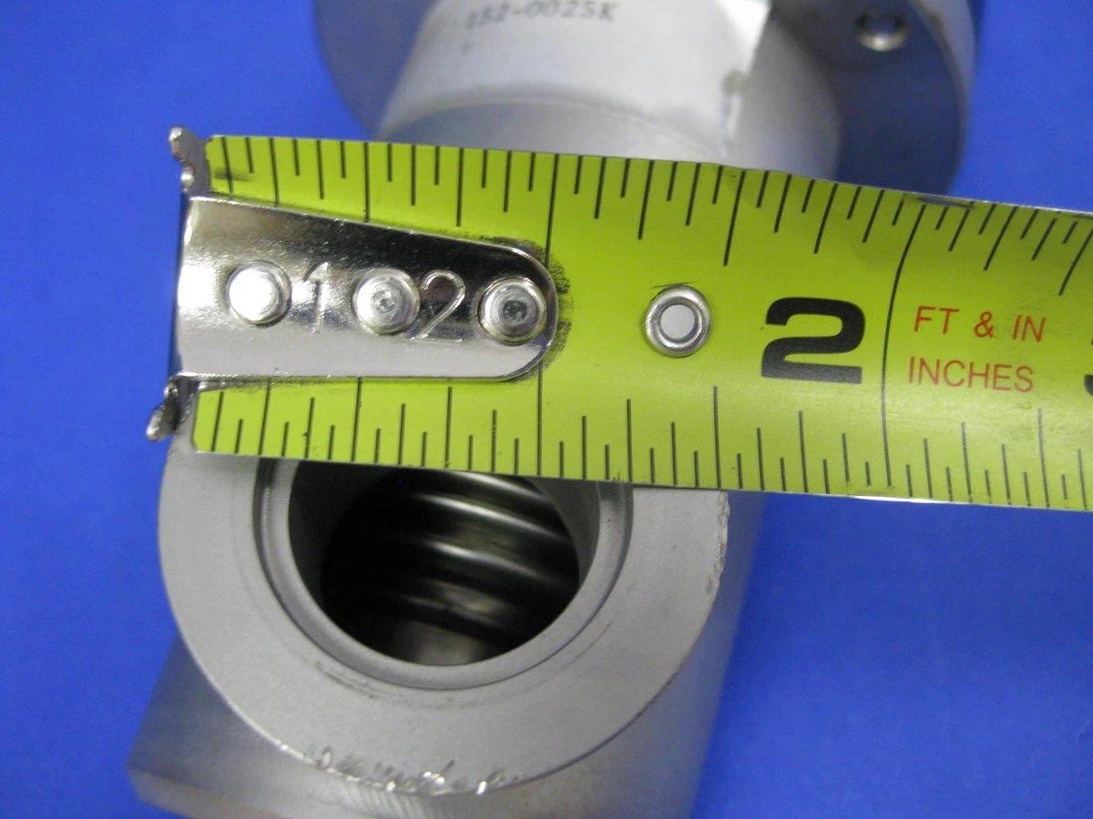 Used MKS HPS Single-Stage 1" Pneumatic Vacuum Valve, Right Angle, NW25, Used