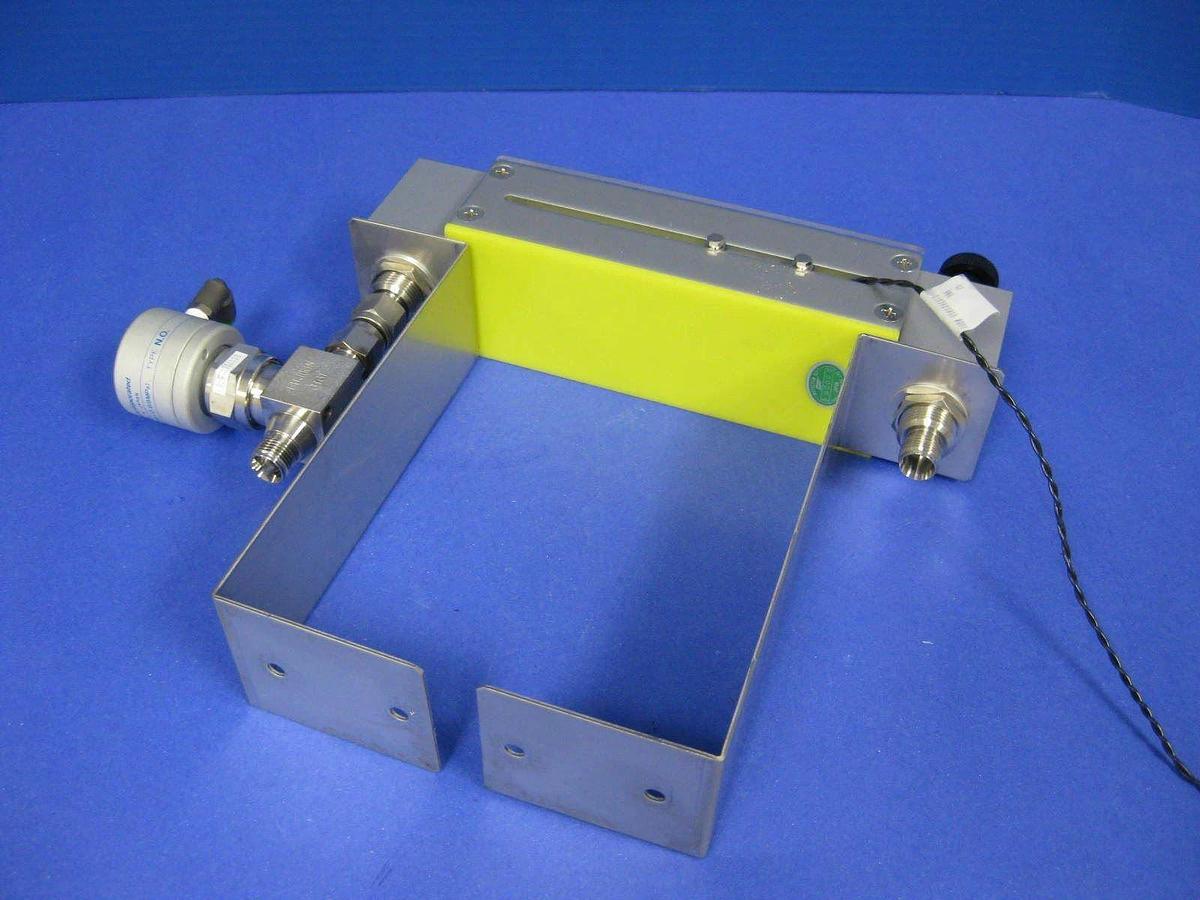 Used Tokyo Keiso F97-240254-1 Purge Meter, 25-250 l/Min N2 with Fujikin Pneum.Valve