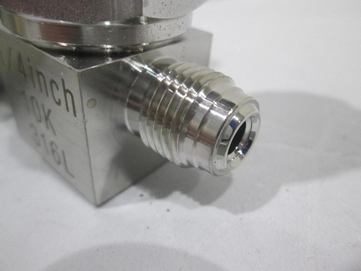 Used Veriflo, Gas Regulator Assy w/ -30-0-200 PSI Gauge and Nippon Valve, Used