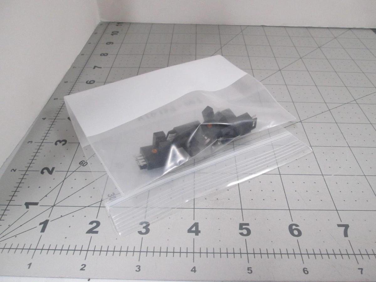 SUNX, PM-Y54, Photoelectric Sensor, New, Lot of 4