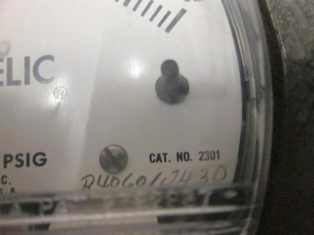 Used Dwyer, Magnehelic Pressure Gauge .5-0-.5", 2301, Used