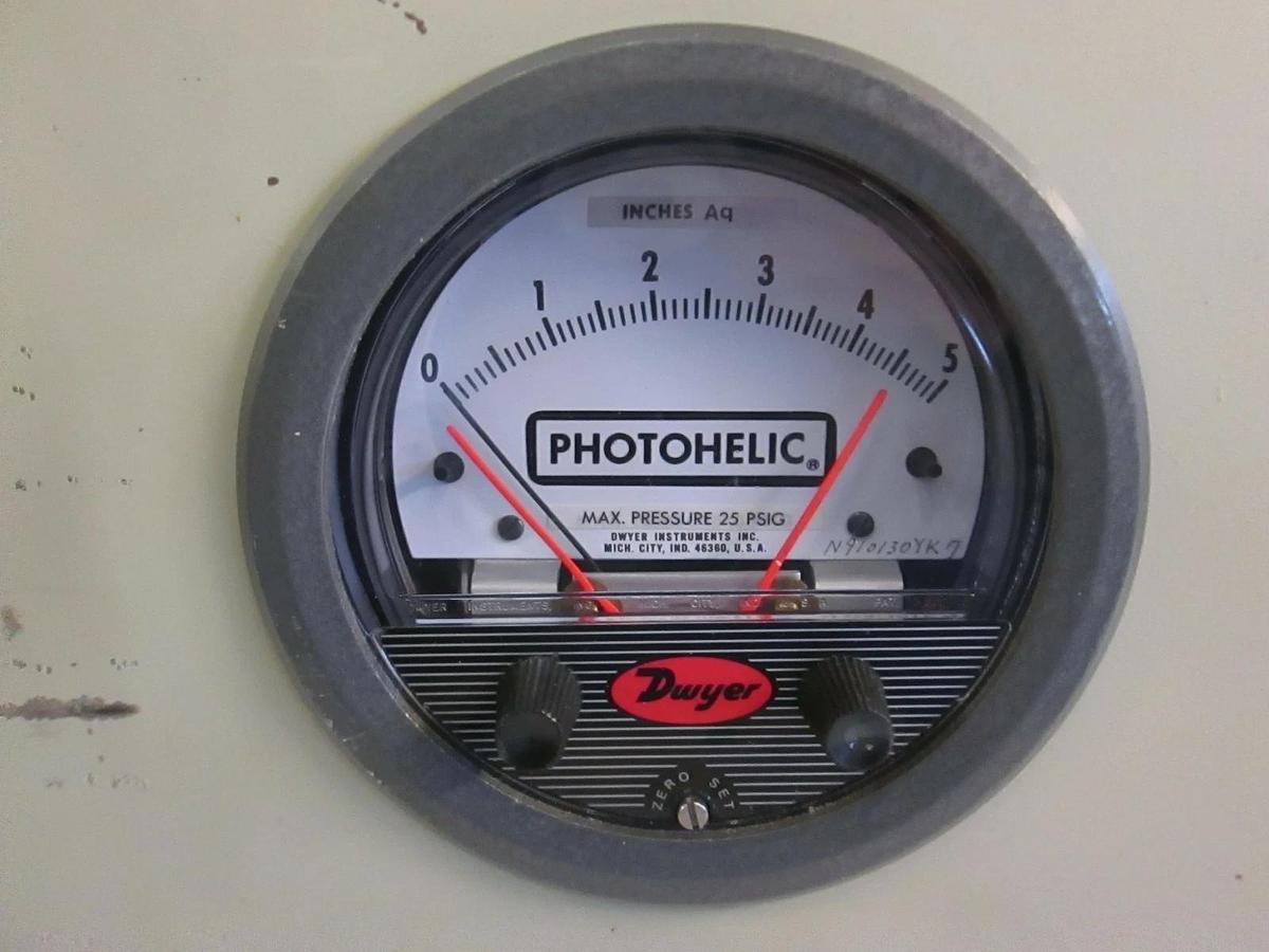 Used Dwyer Photohelic Gauge 0-5 Inches Aq, w/ Mounting Panel Used
