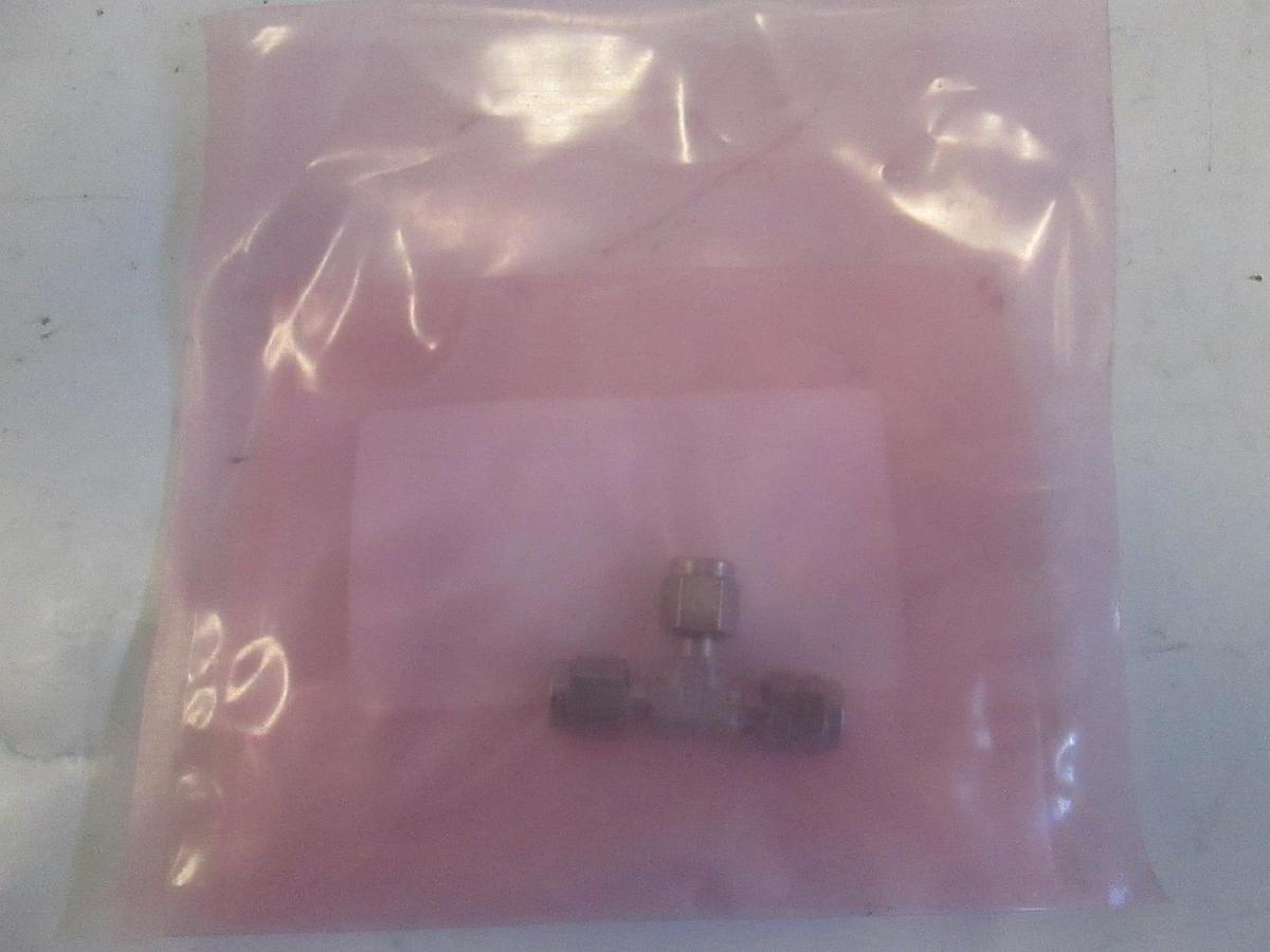 Used AMAT, 3300-01868, Fitting, Tubing Union, Tee 1/8T SST, New
