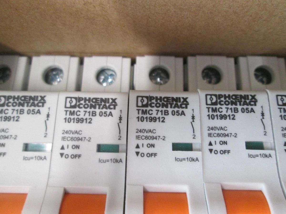 Phoenix Contact, TMC 71B 05, Thermomagnetic Circuit Breaker, New, Lot of 12