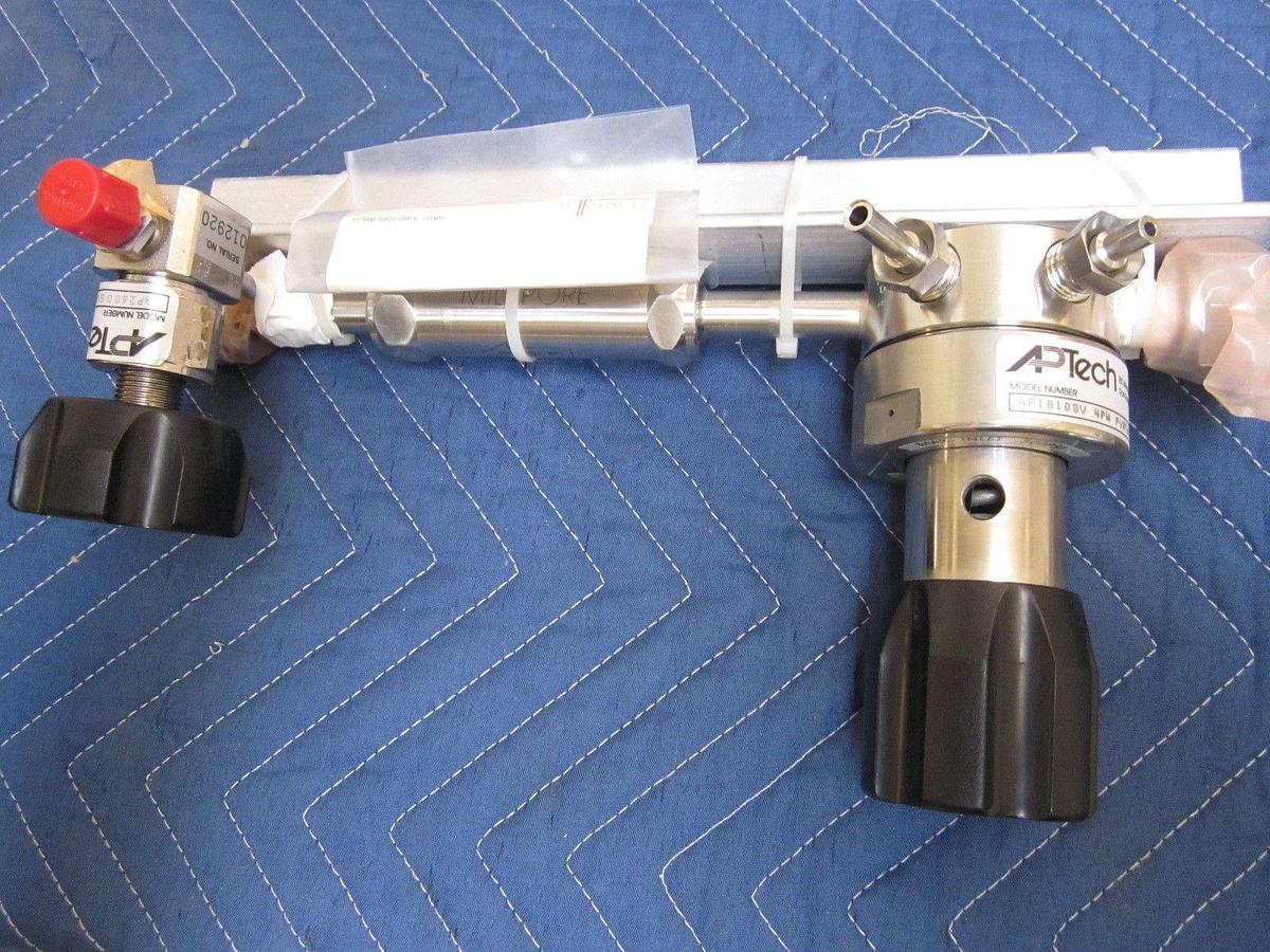 High Purity Gas Stick 12-1/2" Face to Face 1/2"F-VCR Aptech AP1810 Regulator NEW