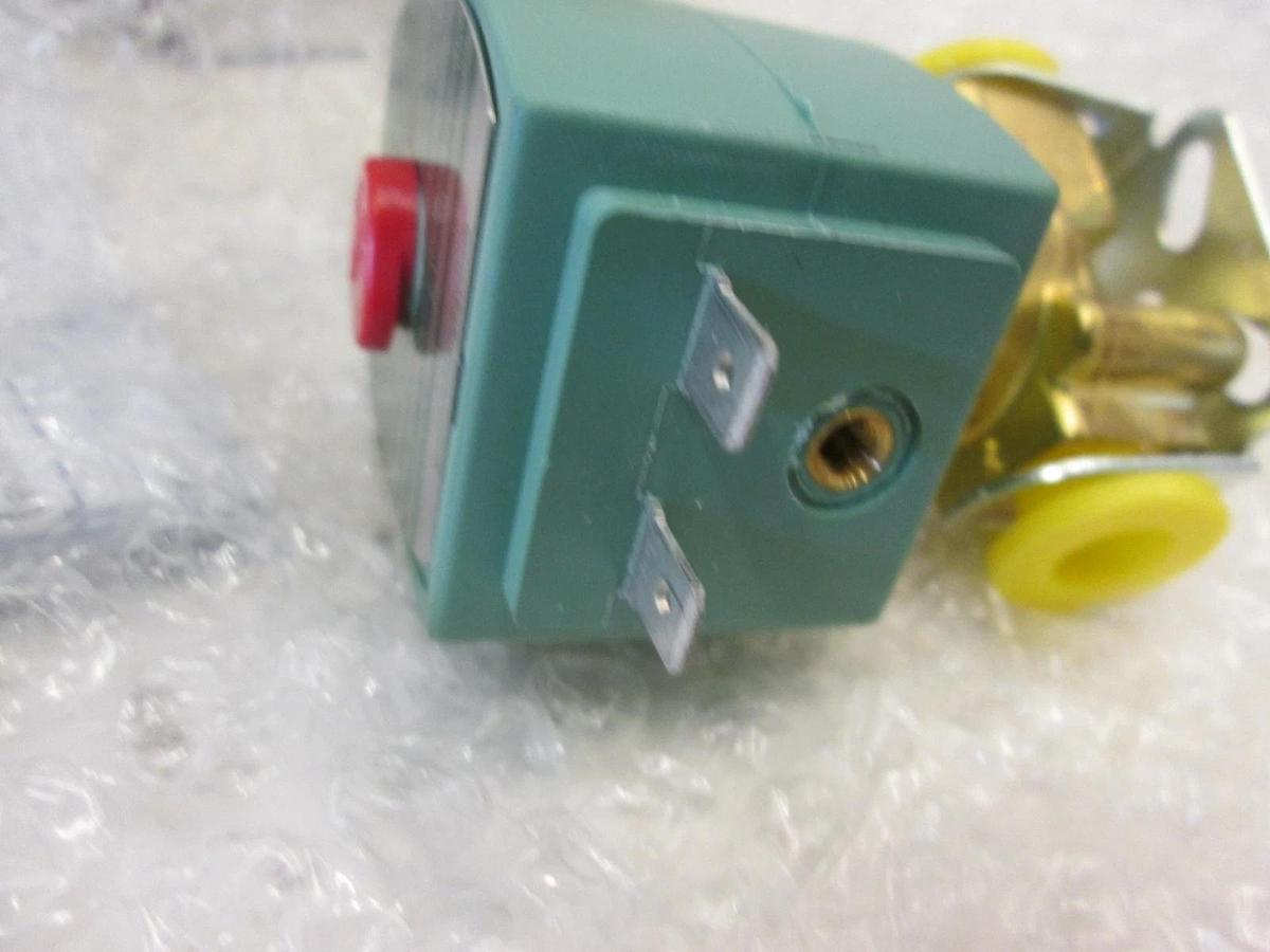 Asco Red Hat, 2 Way Solenoid Valve, 6W, 120VAC, 9/32", 27 PSI, OFSF8262G090, New