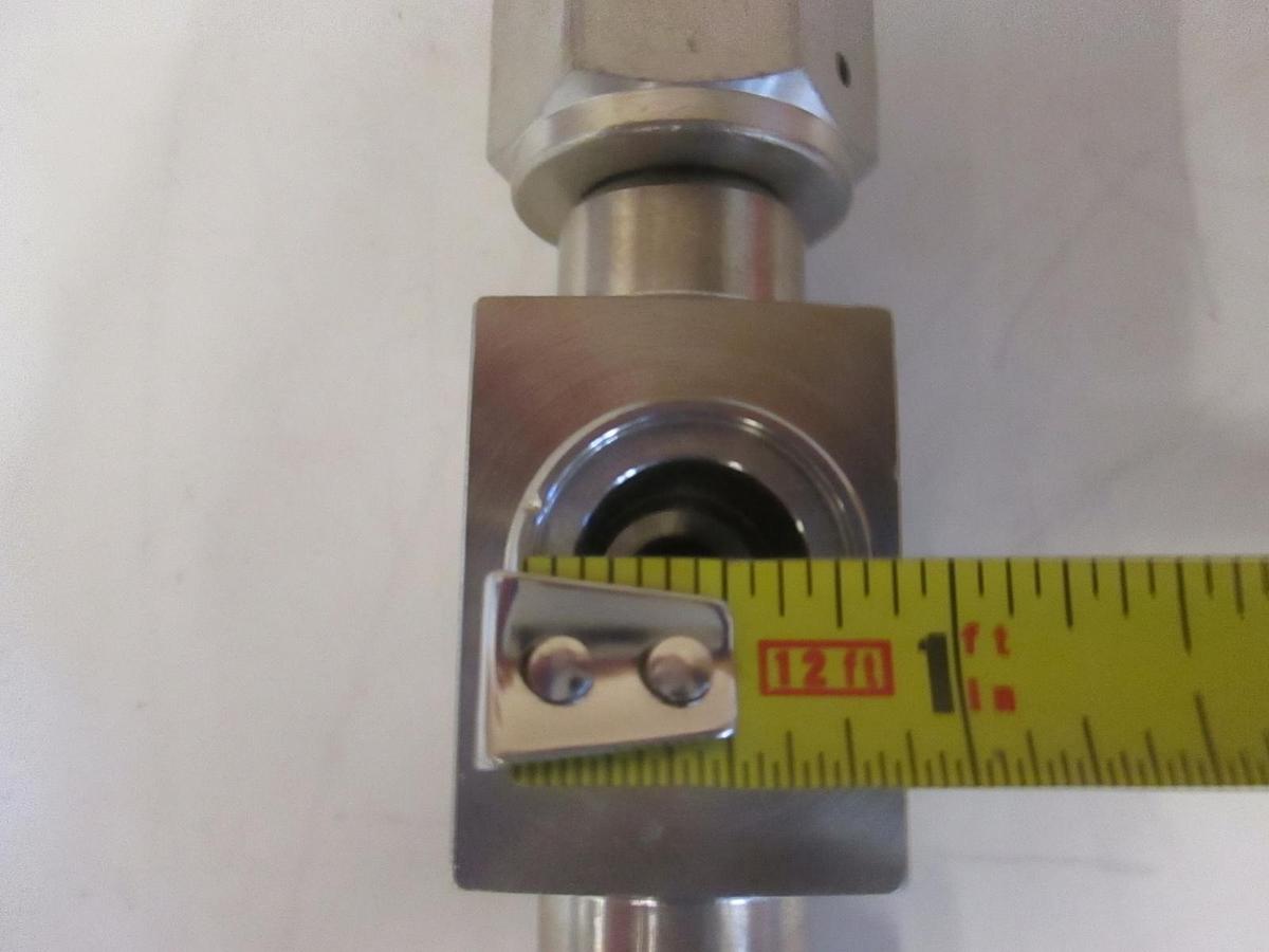 Used Swagelok Stainless Steel, Tee Fitting Union B48952, 1" FVCR, Used