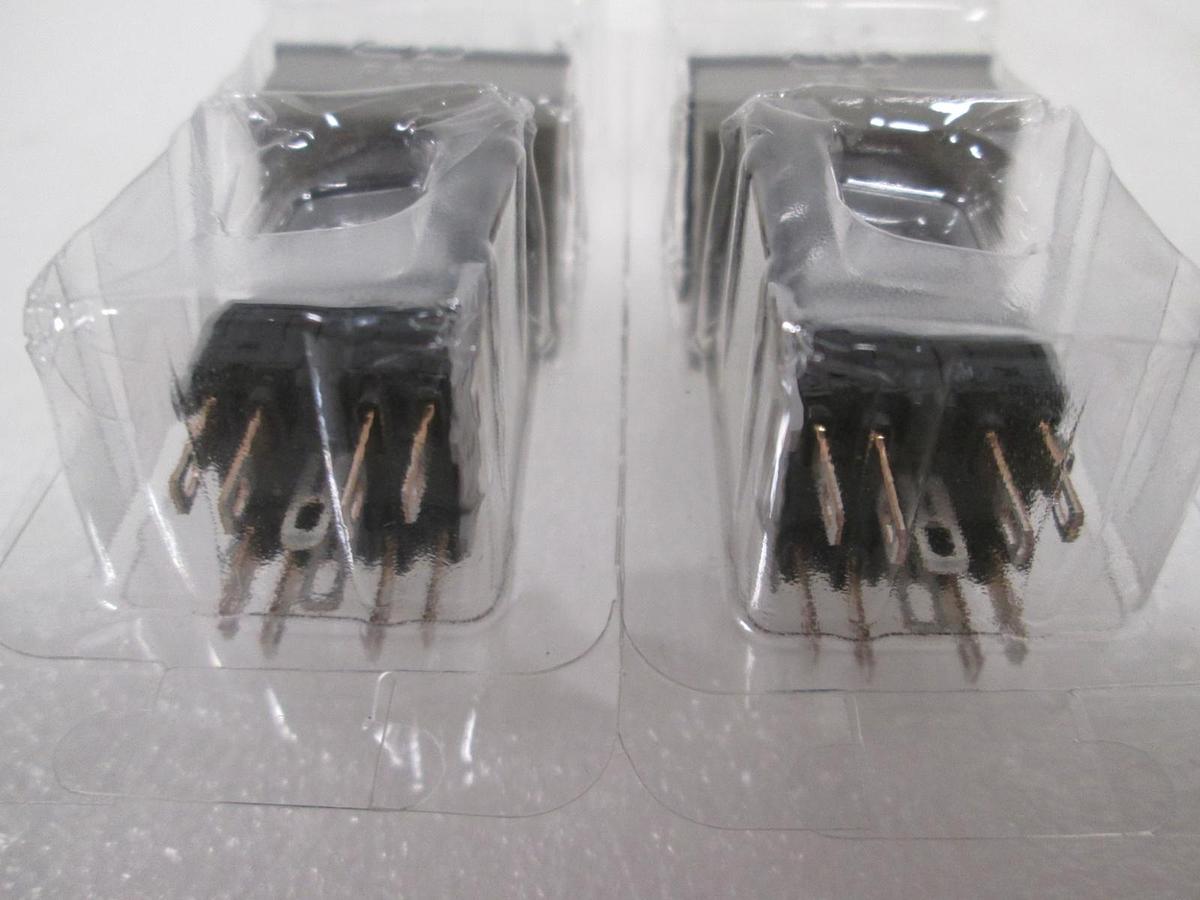 IDEC, AG225-ELG22B3, Push Button Switch, Green, New, Lot of 2