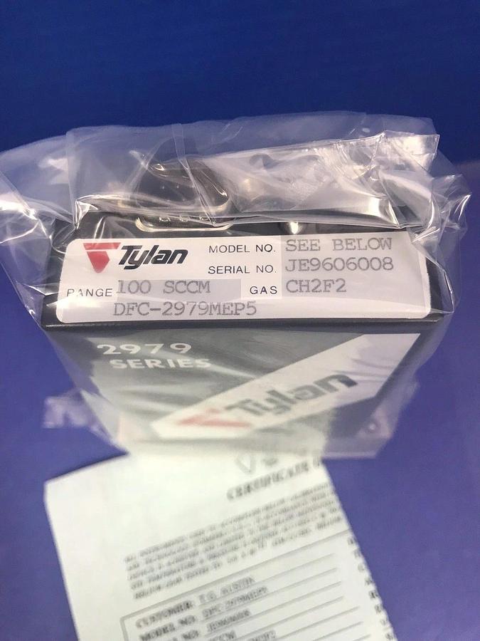 Used Tylan 2979 MFC Mass Flow Controller  CH2F2, 100 SCCM, Block Mount, Refrb