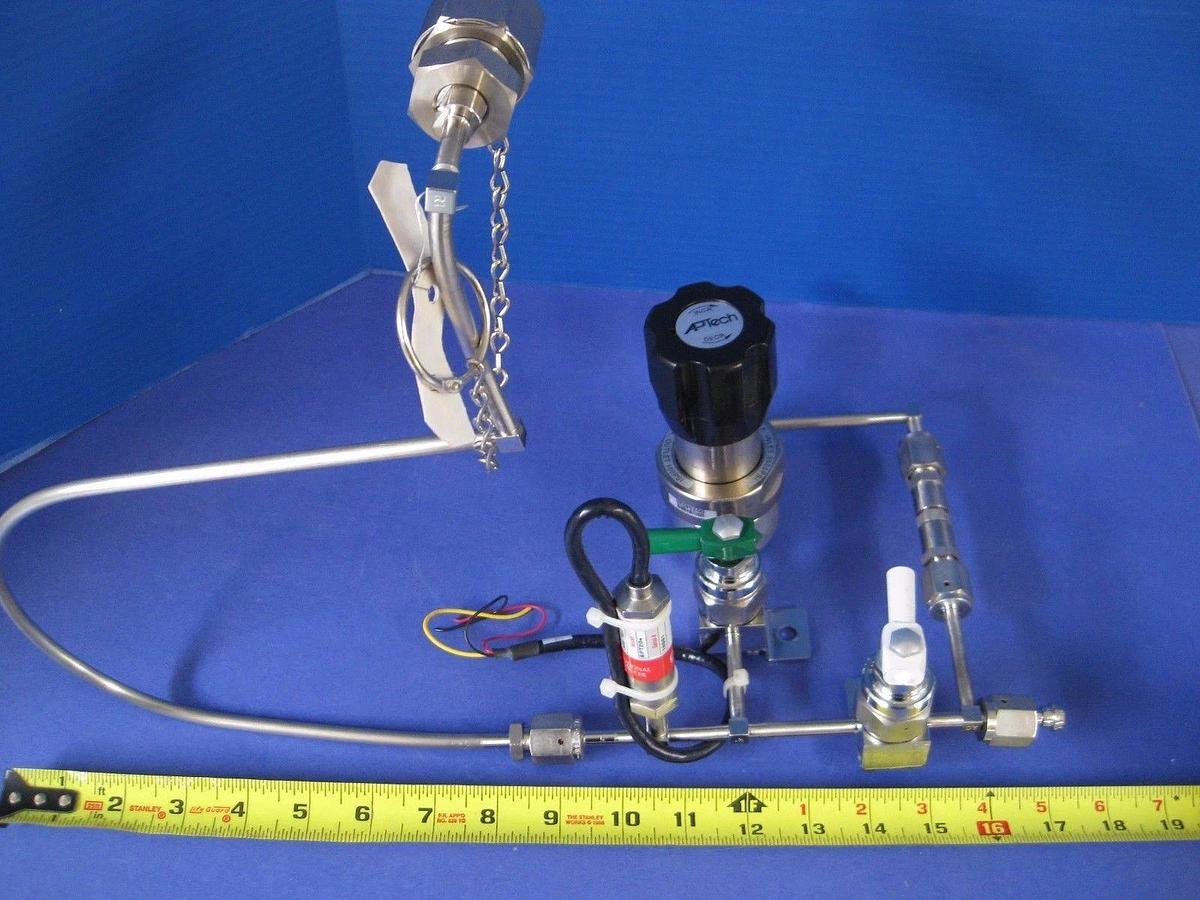 Used N2 AptechAP1010SM Regulator Assy from Gas Panel w 580 CGA & Transducer