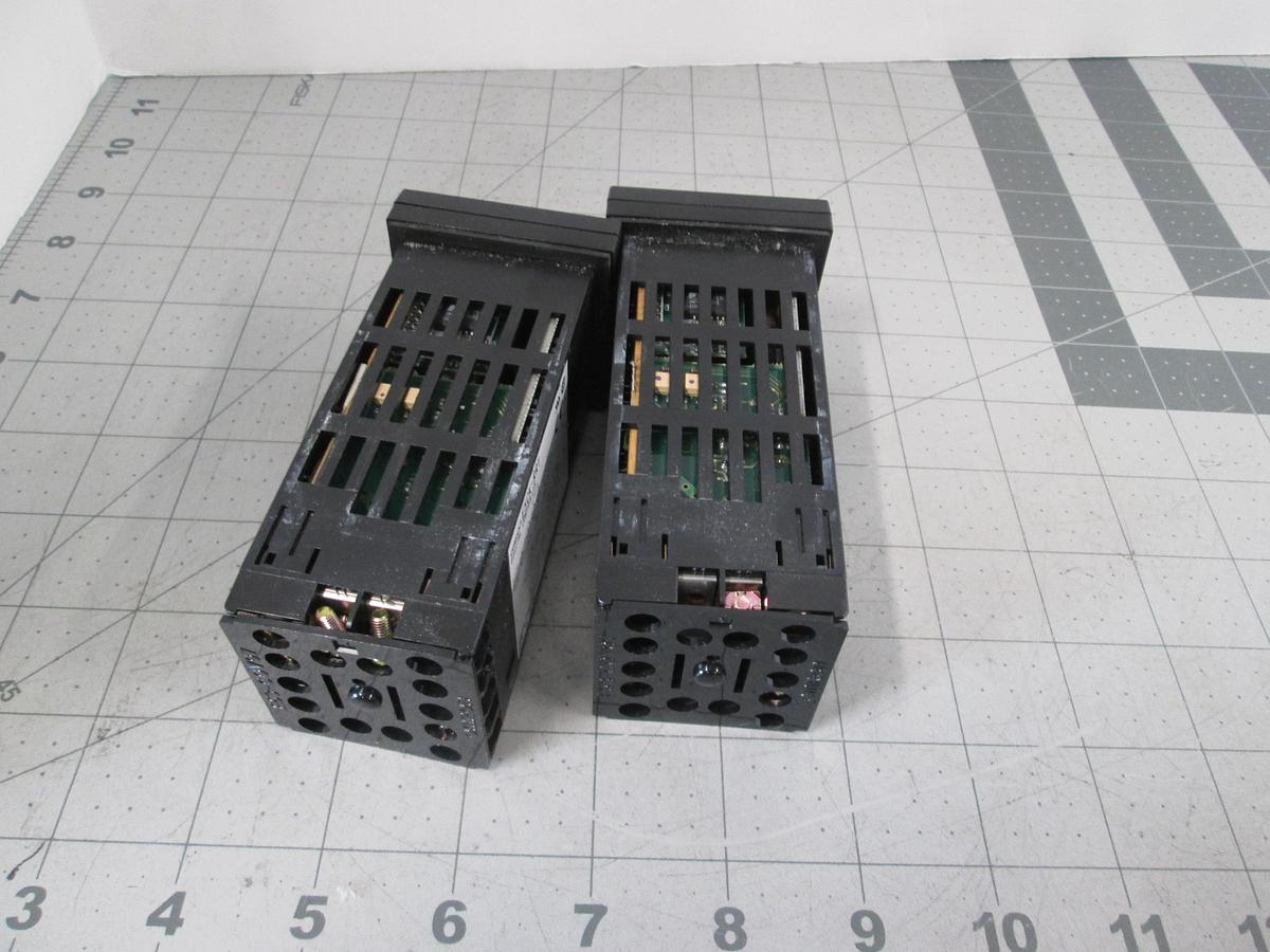 Used OMRON, E5CK-RR1, Digital Temperature Controller 100-240VAC 15VA