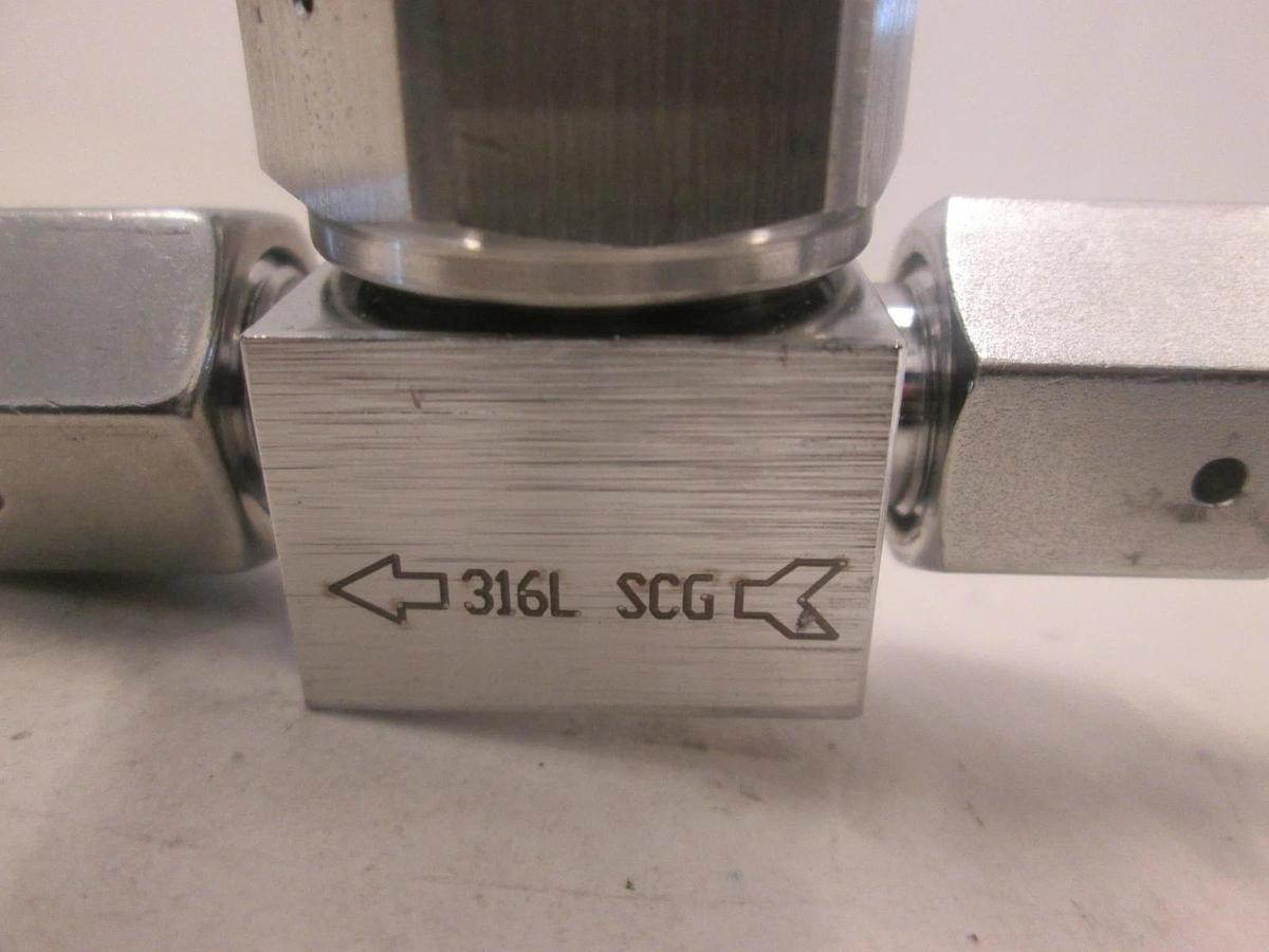 Used Parker UHP TITAN II, 316L VAR, High Purity Stainless Steel Valve w/ Tee, Used