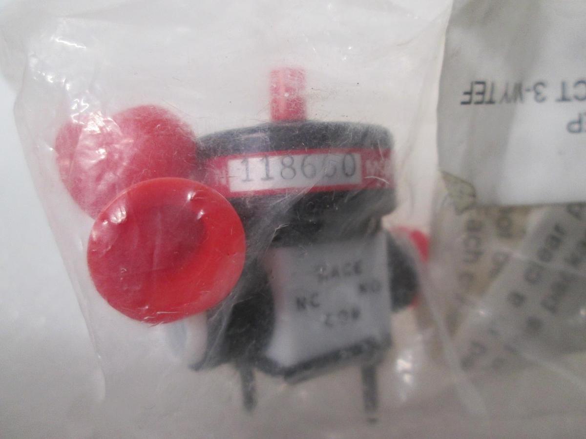 Used Mace, 213-021, Pneumatic 3-Way Valve, TEF, New