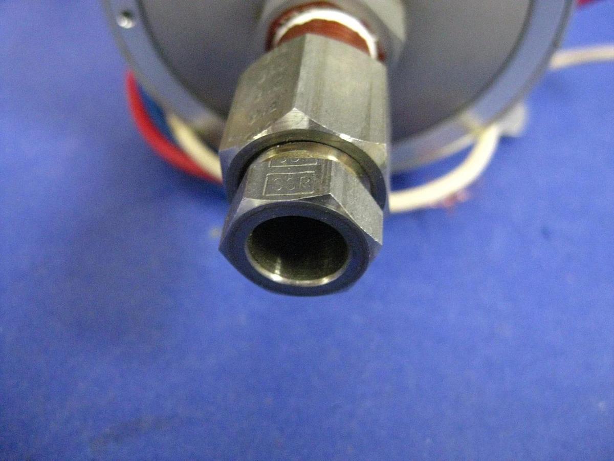 Used MELETRON 420E Pressure Actuated Switch 420E-7SS5E, 0.2 - 8 PSI