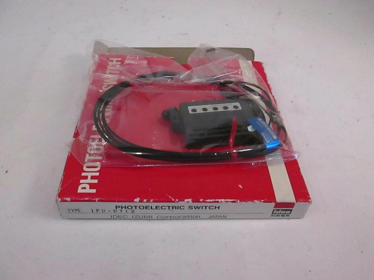 IDEC IFU-DT12, Photoelectric Switch, New