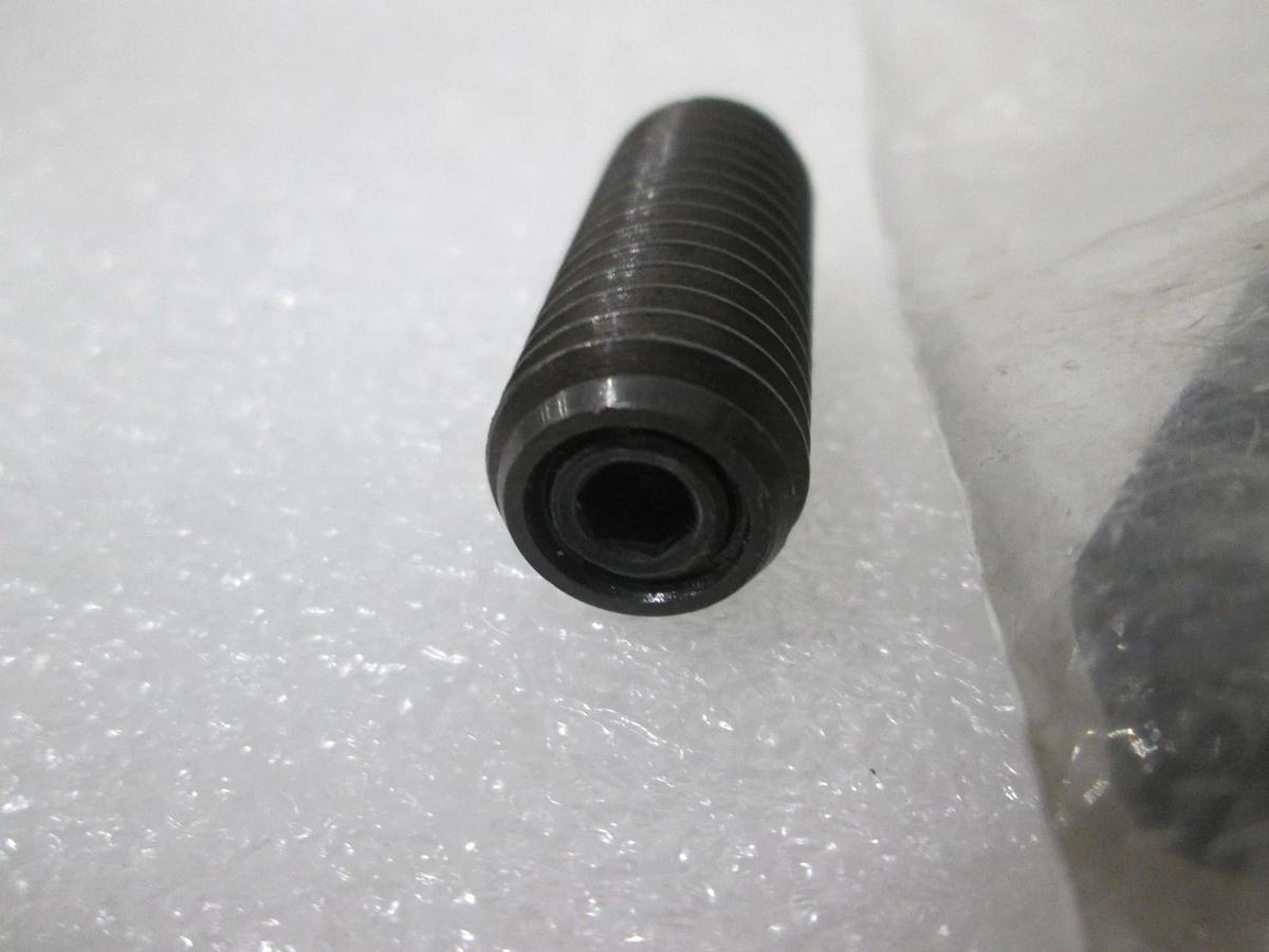 SL-8, Industrial Screw, New, Lot of 12