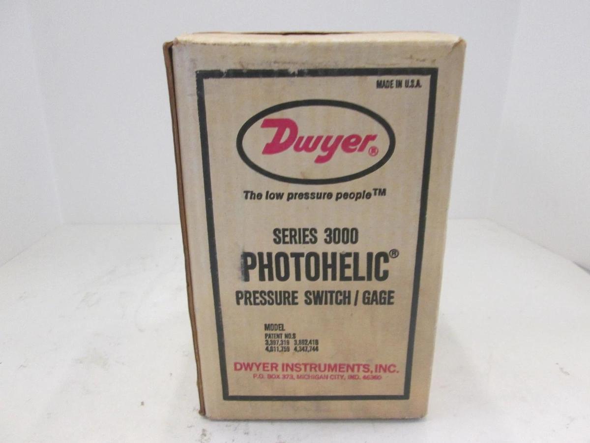 Dwyer, 3000-00, Photohelic Pressure Switch/ Gauge, Series 3000, New