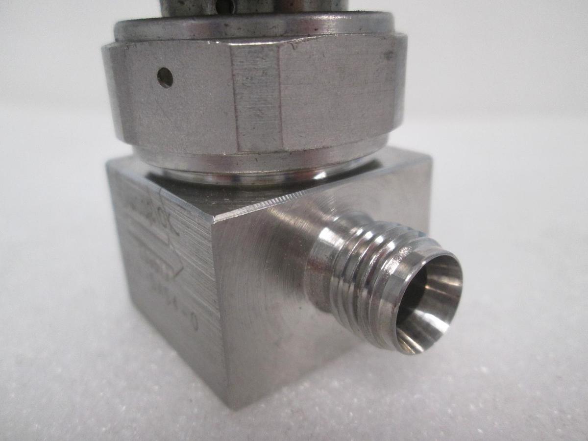 Swagelok, 6LV-DAS4-0, 1/4" Pneumatic Valve, Used