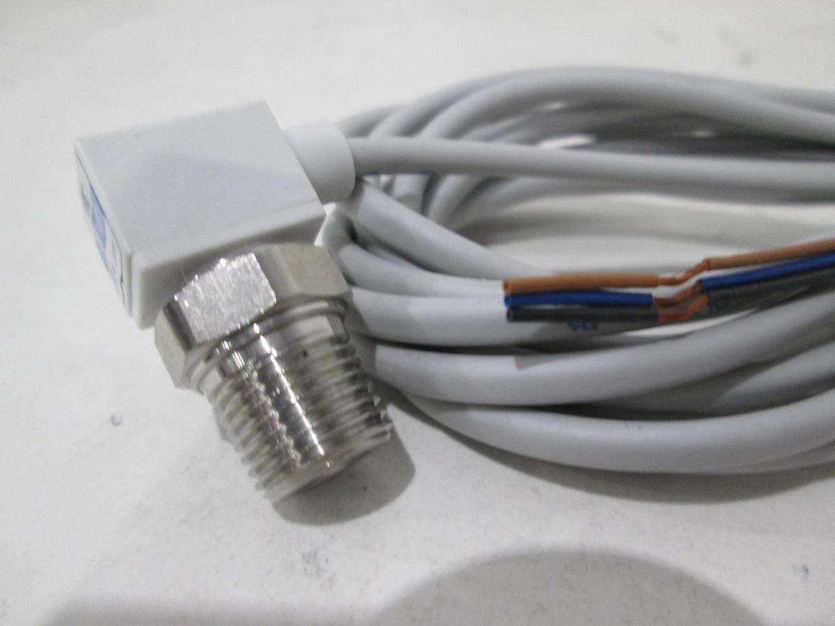 SMC, PSE543-01, Pressure Switch, Used