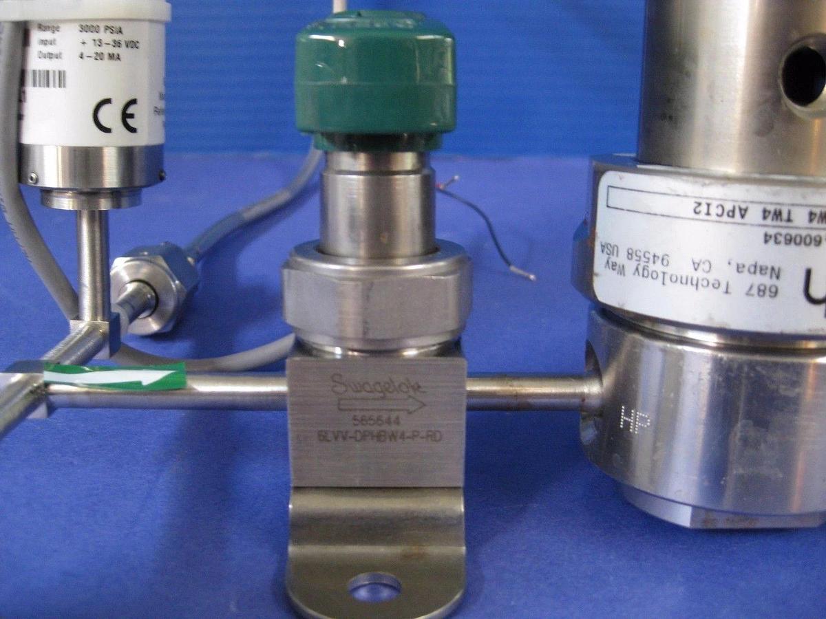 Used N2 AptechAP1010SM Regulator Assy from Gas Panel w 580 CGA & Transducer