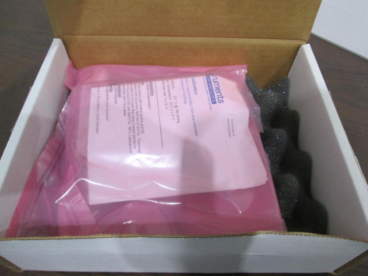 Used UNIT, UFC-1100A, O2, 10 SLM, Mass Flow Controller, New