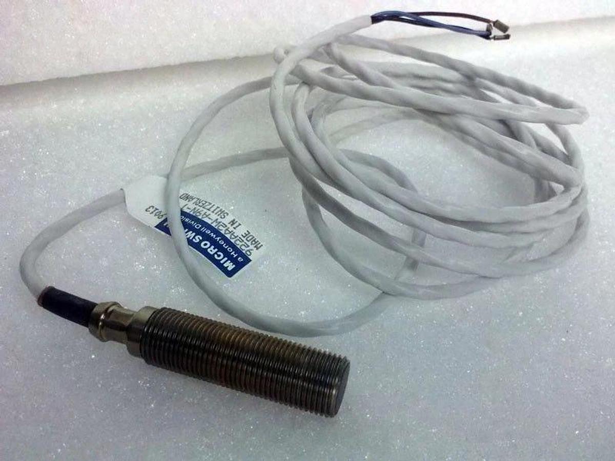 Honeywell Microswitch 922AA2W-A9N-T Proximity Sensor, PK 821 1, Lot of 4, NIB