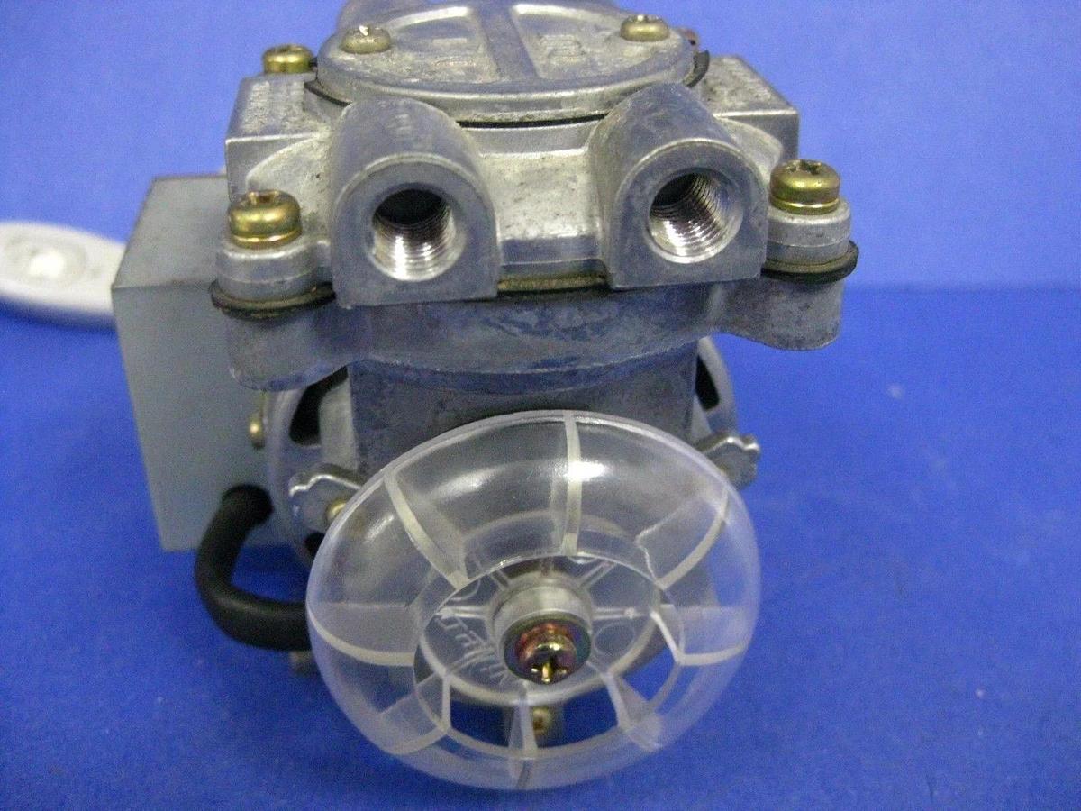Used Ulvac DAL-55 Diaphragm Vacuum Pump 5/6 l/min 180 TORR, Used