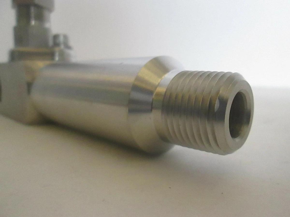 Used Swagelok, SS-6PNBGM8L-F8-G, Bonnet Gauge Needle Valve, Used