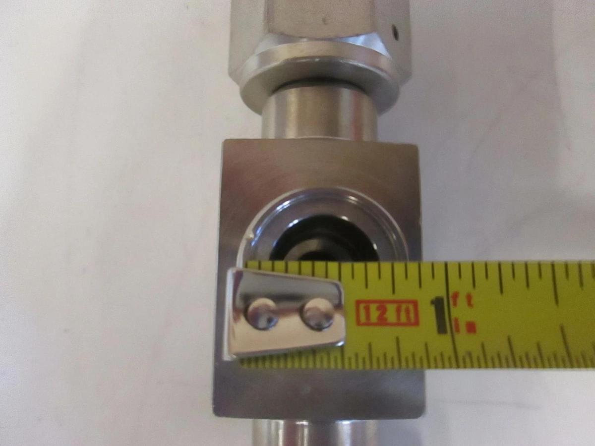Used Swagelok Stainless Steel, Tee Fitting Union B48952, 1" FVCR, Used