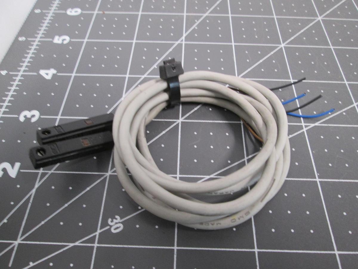 Used SMC D-Y59A Solid State Auto Switch Proximity Sensor 3-Wire Reed Lot of 2
