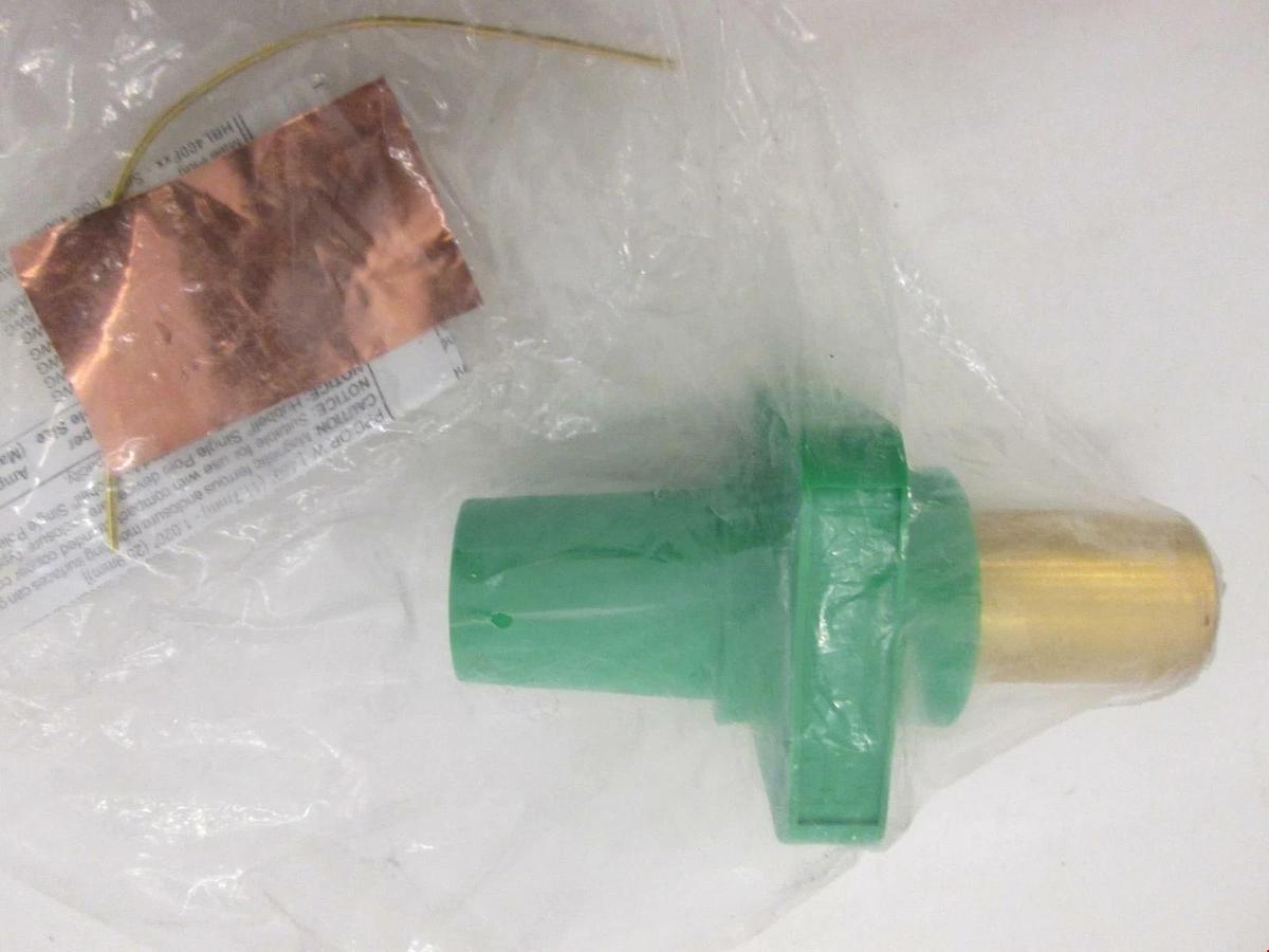 Hubbell, HBLFRGN, Single Pole Female Receptacle, Green, New