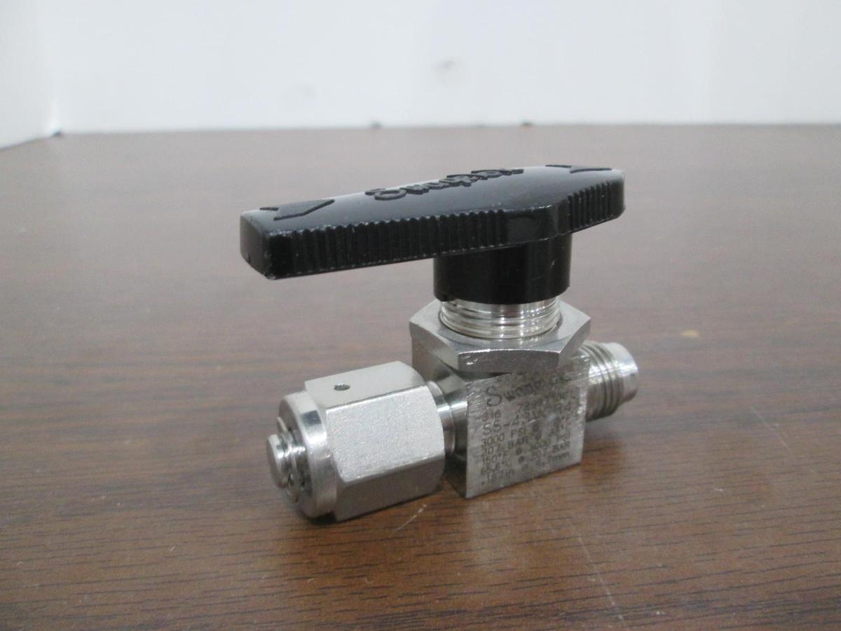Swagelok, SS-43VCR4, Valve, 3000 PSI, 207 Bar, Used