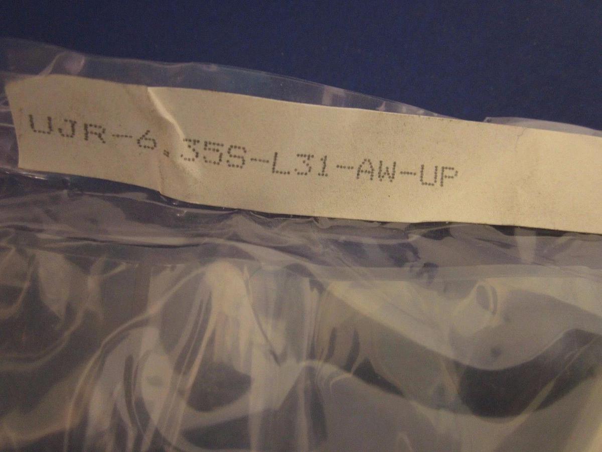 Used FUJIKIN UJR-6.35S-L31-AW-UP 1/4" Auto Weld Sleeve, Socket Weld Gland - Lot of 26