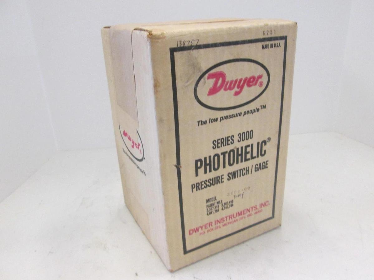 Dwyer, 3000-00, Photohelic Pressure Switch/ Gauge, Series 3000, New