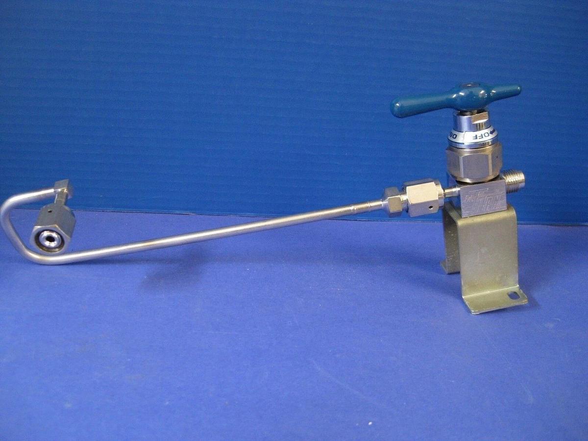Used Ewal Titan II Valve Assembly 1/4 Turn Knob, 1/4 VCR Fittings, Used