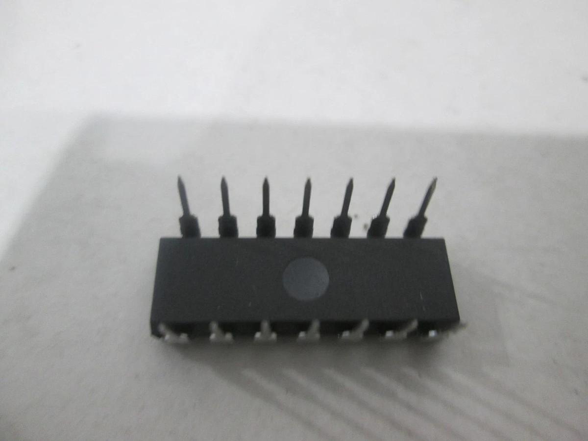 Fairchild, 7404PC, Integrated Circuit, New, Lot of 25