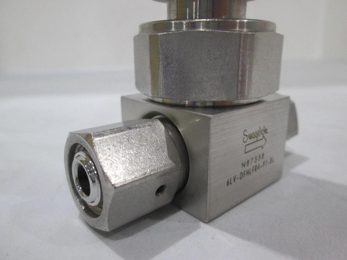 Used Swagelok, 6LV-DFHLFR4-P1-BL, Blue Manual Valve w/ Lock Out, New