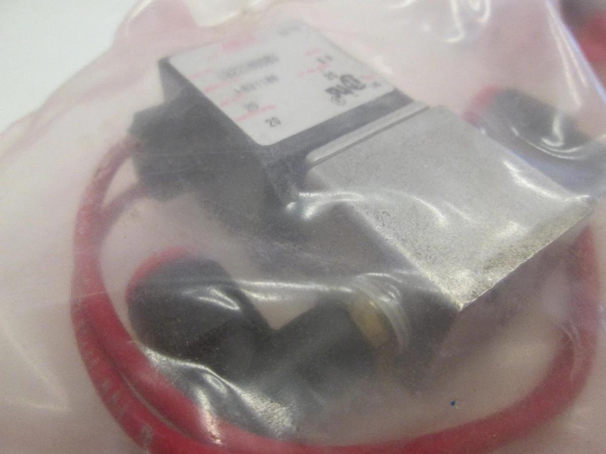 Asco, U8225B008V, Solenoid Valve, 6.9W, 20 PSI Air/Water, New, Lot of 2