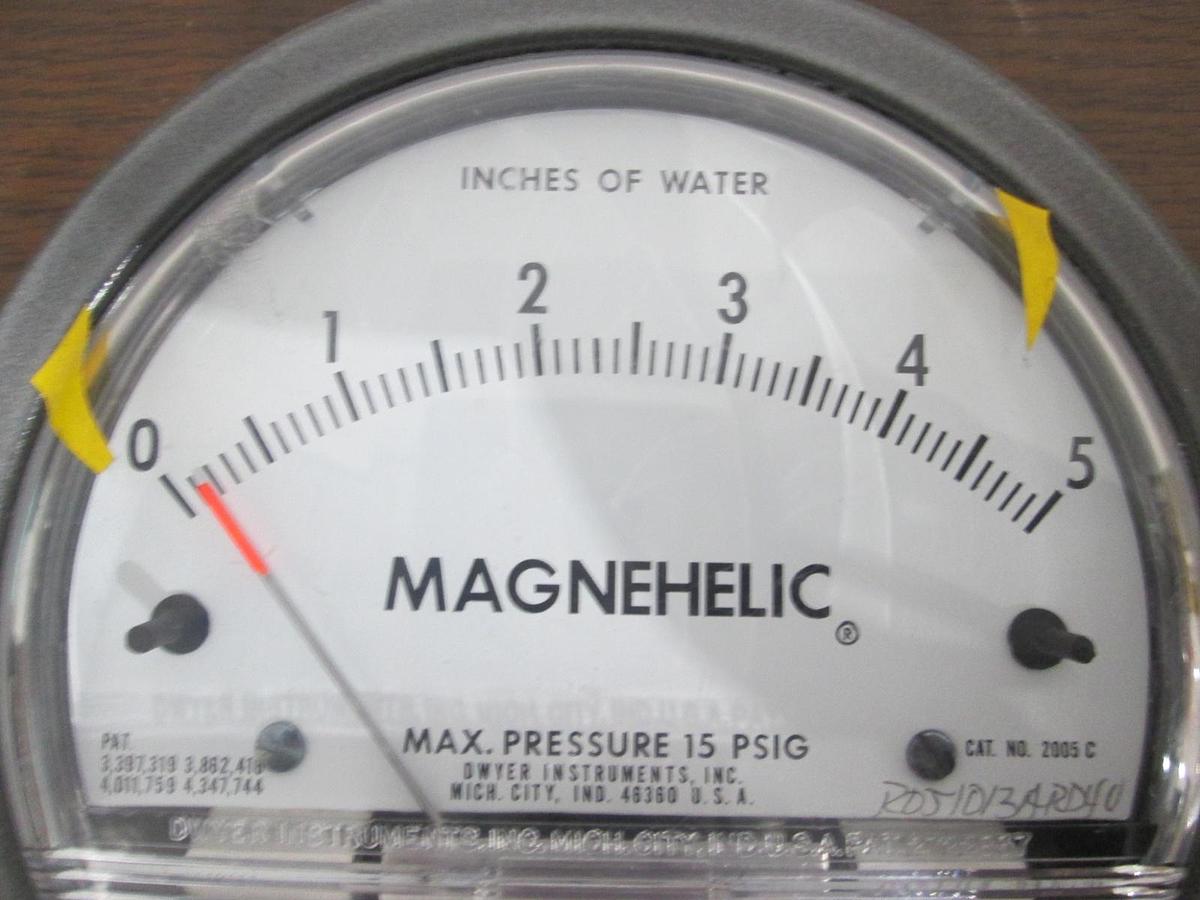 Dwyer, Magnehelic, 2005C, Pressure Gauge, 0-.5" of Water, Used