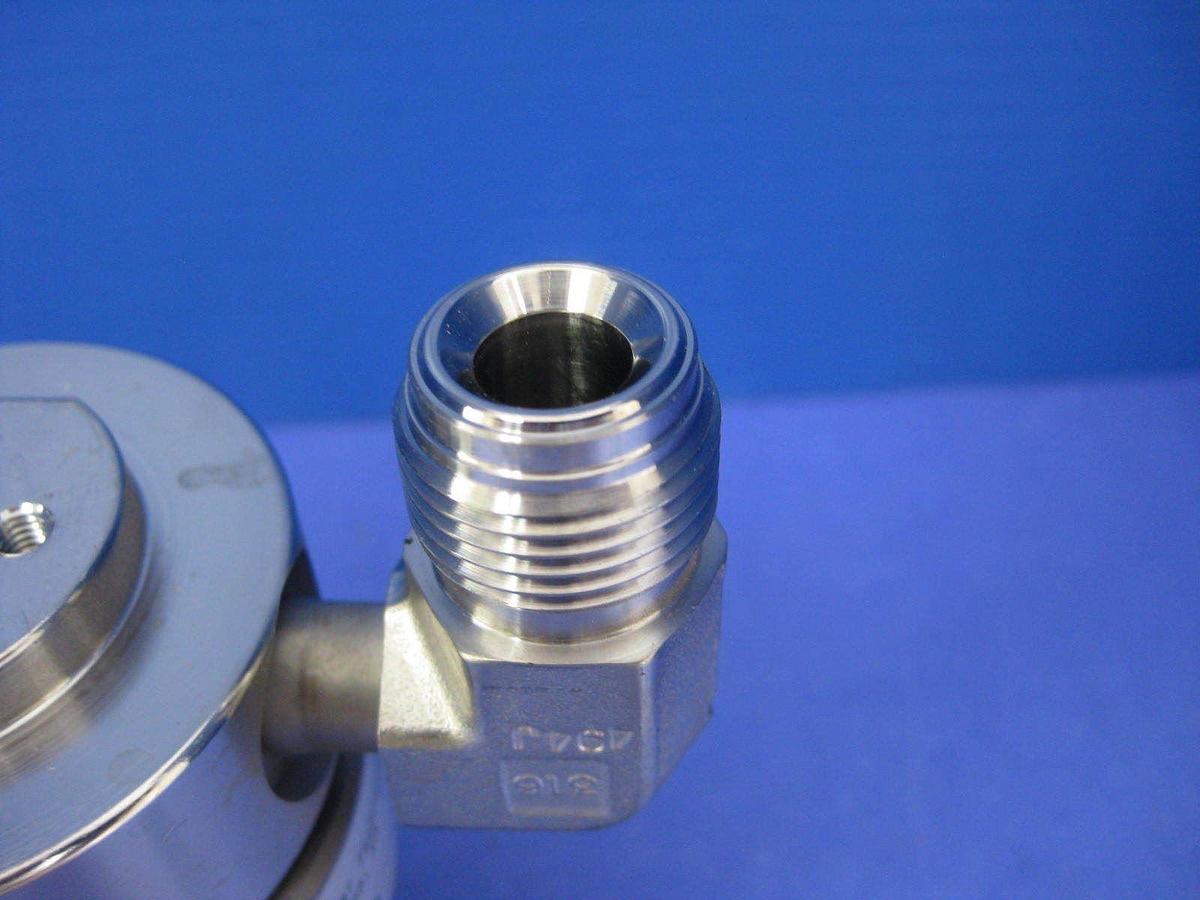 Used Aptech AP1802S 2PW MVE8 MVE8 P Regulator, 2 Ports - /2" MVCR Used