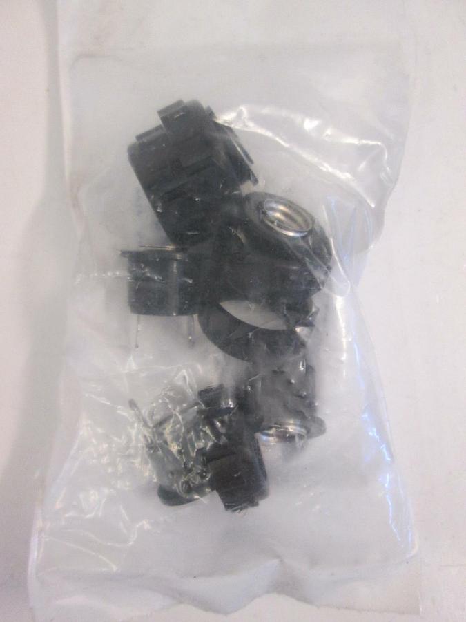 MES Lampholders, 589-777, New, Lot of 5