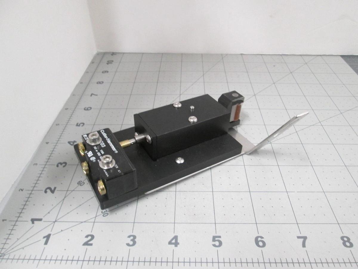 Watkins Johnson, 928491-001, Limit Switch Assy, Tracking Belt Right, New