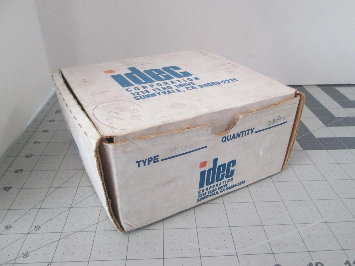 IDEC, SR3B-02 Relay Socket, New, Box of 20