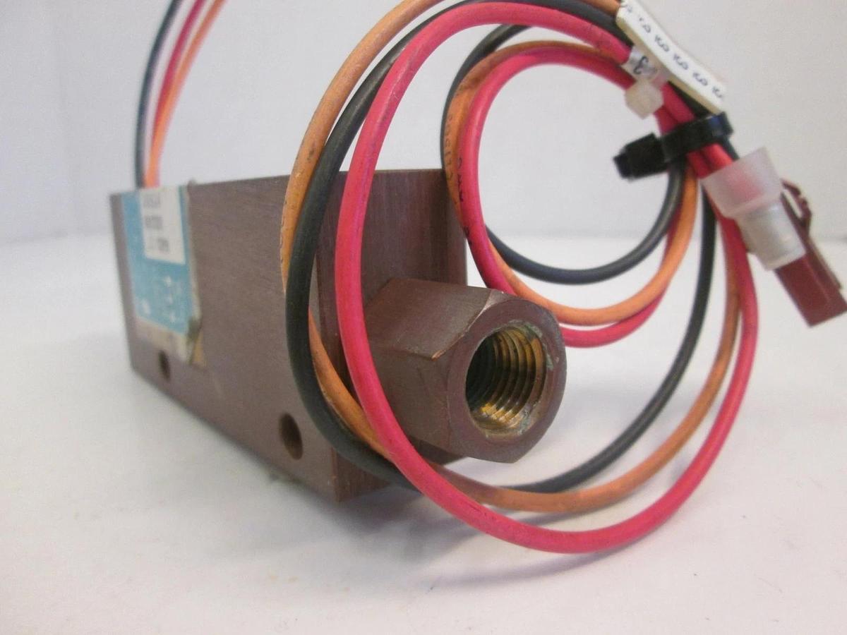 GEMS Sensors Type FS-925 Piston Type Flow Switch, .1 GPM Water, New