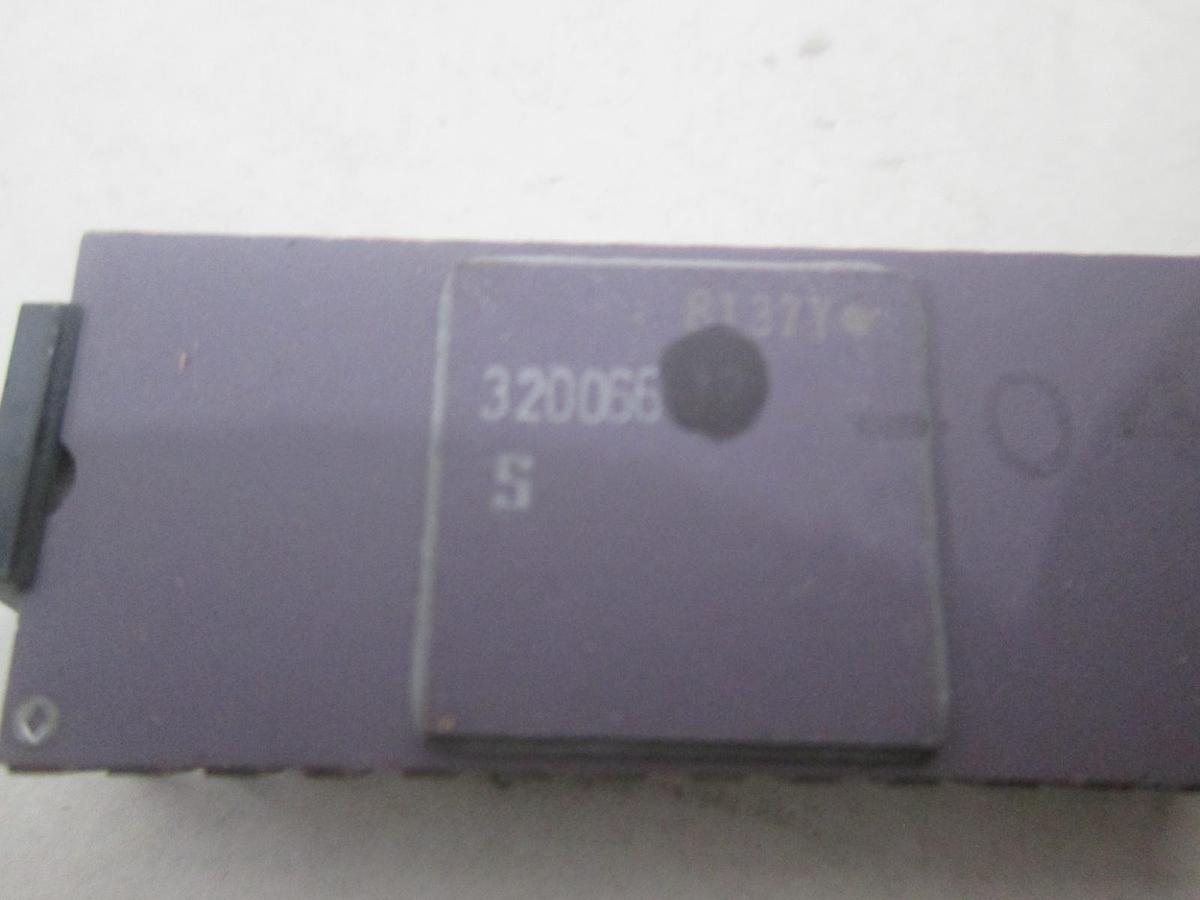 8137Y, 320066-12, Integrated Circuit, New, Lot of 12